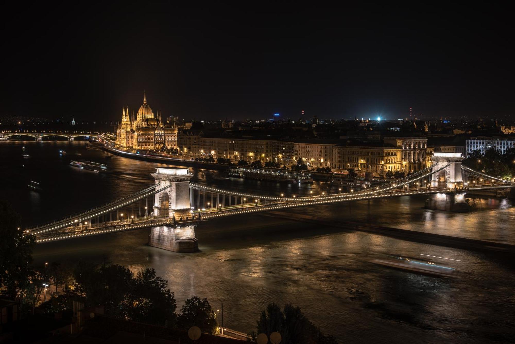 Bright Apartment In The Most Beautiful Street Of Budapest Vaci Street, Fashion Street Bagian luar foto